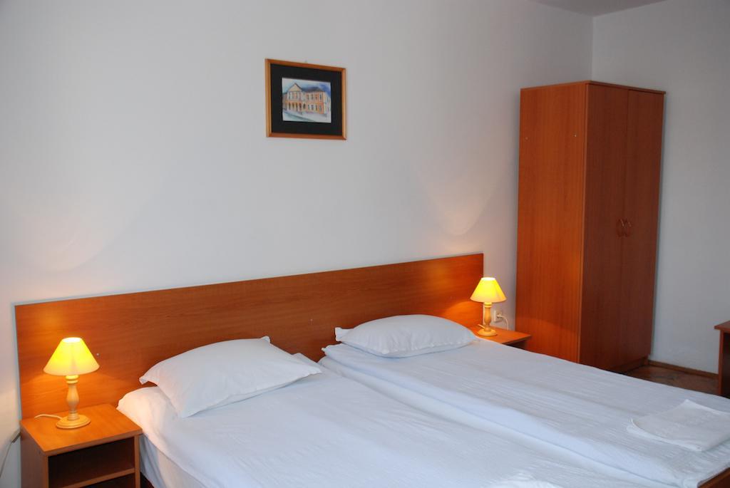 Hotel Merkur 密古雷休治 客房 照片