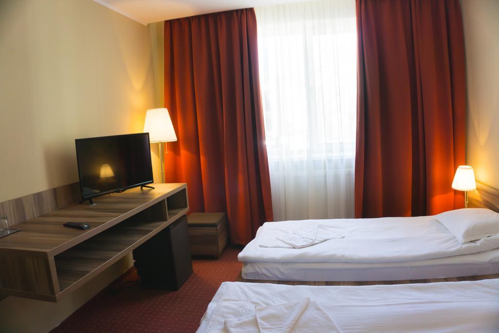 Hotel Merkur 密古雷休治 外观 照片